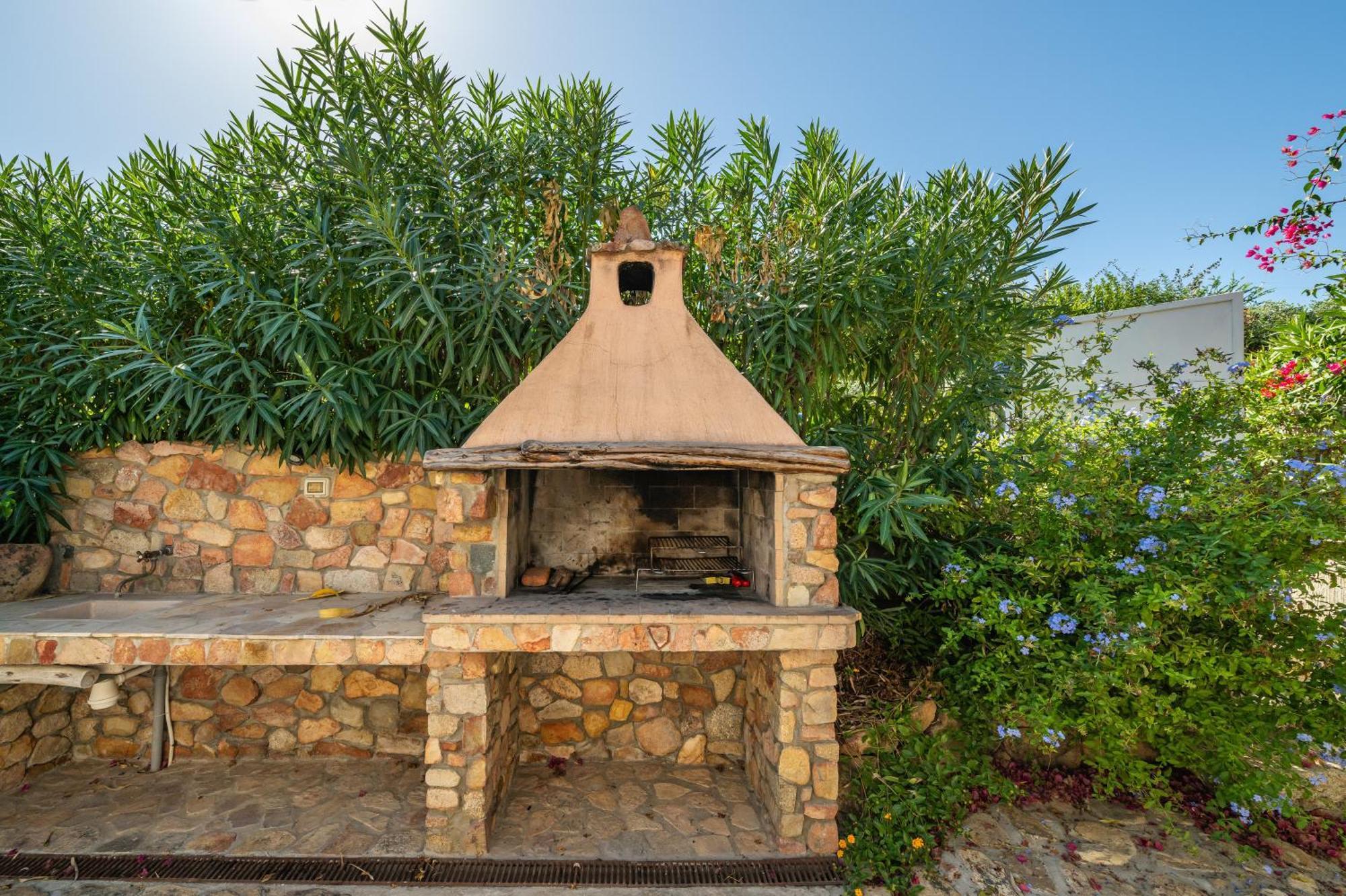 Villa Bouganville Cala Sinzias كاستياداس المظهر الخارجي الصورة